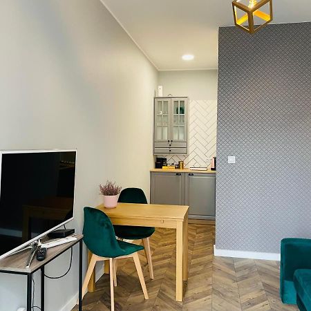 Apartament Z Ogrodkiem I Garazem Poznan Ngoại thất bức ảnh